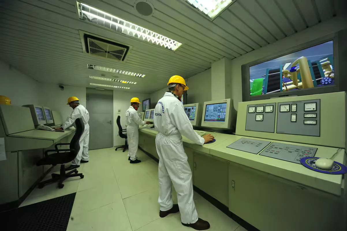 Practical training in a maritime simulator